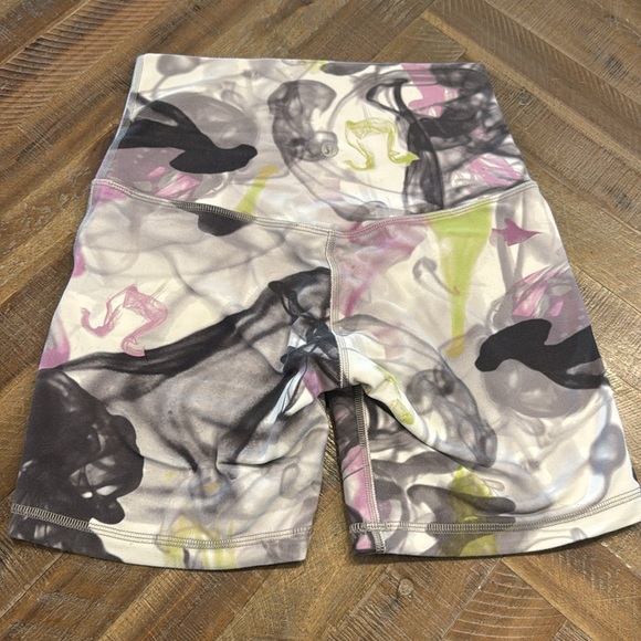 Lululemon unicorn throwback align shorts - Picture 3 of 6